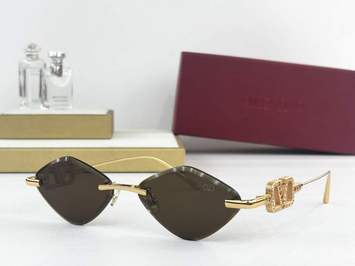 Picture of Valentino Sunglasses _SKUfw75048977fw